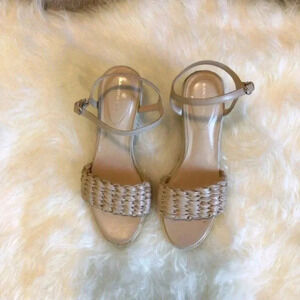 Bandolino Women’s Sandal Size 9.5 Medium Espadrille Platform Wedge Jingle Sandal